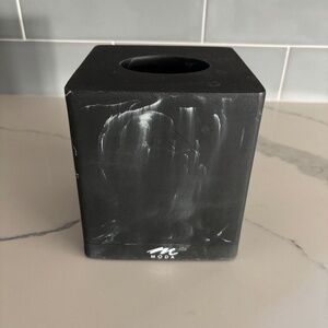 Moda MichaelAngelo White/Black Resin Tissue Cover